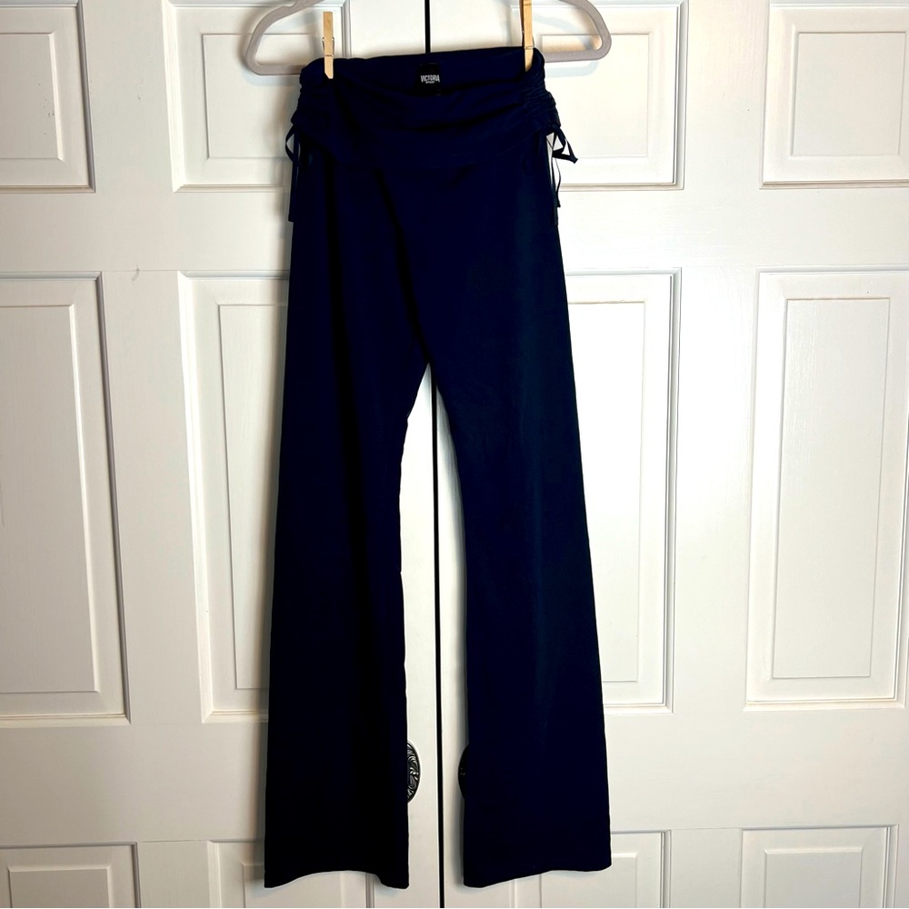 Victoria Secret sport fold over cinched  bootleg yoga pant color navy size small
